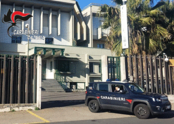 Picchiava i genitori anziani ai quali chiedeva soldi per comprare la droga: arrestato 42enne