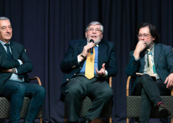 “Cornuti Siciliani” il primo libro di Franco Bertolone