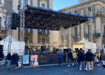 Catania: divieti di oggetti pericolosi in piazza Duomo e Università per Capodanno