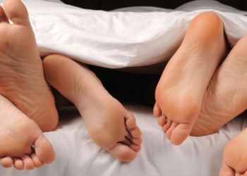 ménage à trois.lifestyle