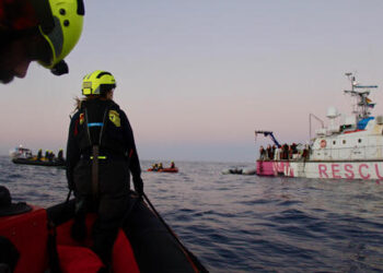 Migranti: sbarco di 33 egiziani a porto di Lampedusa