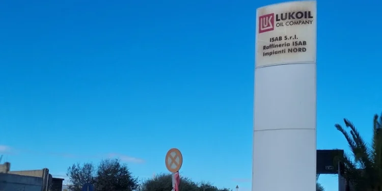 Lukoil di Priolo: proposte anche dal Qatar