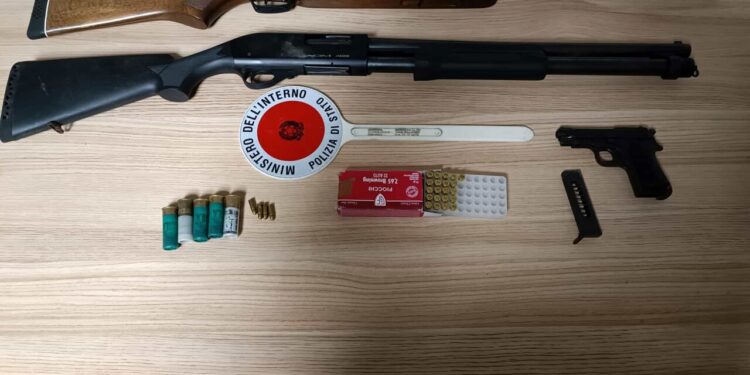 Arrestato 34enne catanese: nascondeva armi in auto