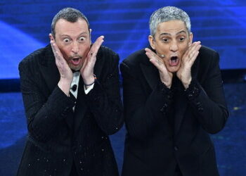 “Fiorello ti aspettiamo a Sanremo, lo dicono loro”: la corte spietata di Amadeus al suo “ciuri”. Accetterà?