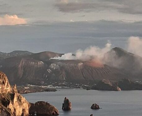 Prorogato divieto d’accesso al cratere “fossa” di Vulcano