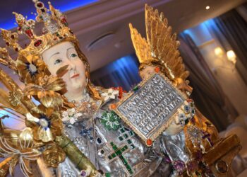 Agata Duci d’Amuri, la riproduzione in porcellana del busto della Santa torna a San Nicolò l’Arena