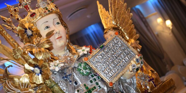 Agata Duci d’Amuri, la riproduzione in porcellana del busto della Santa torna a San Nicolò l’Arena