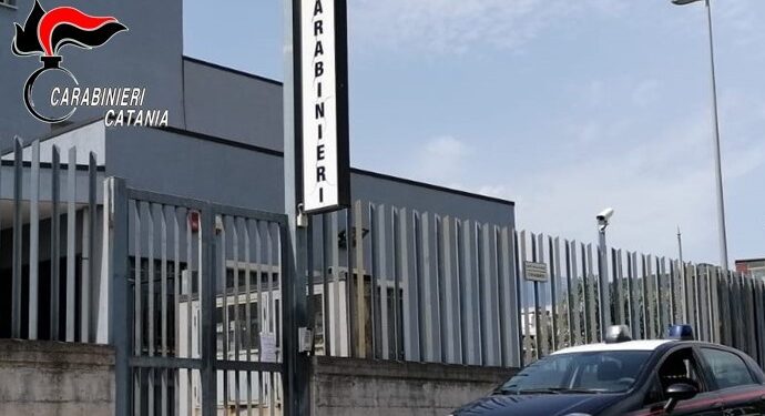 Pedinava e vessava l’ex: arrestato un 42enne