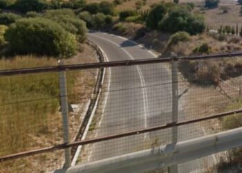 Pericolo scampato per automobilisti in seguito alla caduta di calcinacci