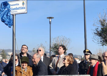 Scoperta la targa dedicata al magistrato Giambattista Scidà al porticciolo di Ognina