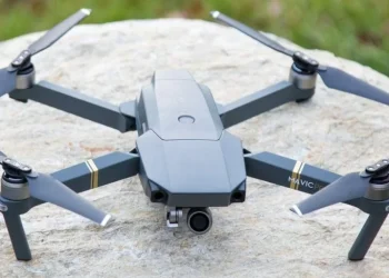 Droni: chi può guidarli?