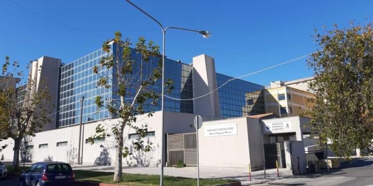 Grave aggressione all’ospedale di Militello in Val di Catania