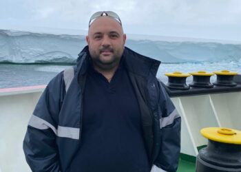 Claudio Ingalisi di Acitrezza,  sulla nave rompighiaccio italiana “Laura Bassi”