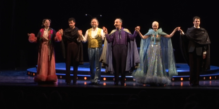 “Cyrano de Bergerac” di Arturo Cirillo, ammalia il pubblico dello Stabile di Catania