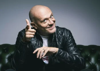 Max Pezzali al Palacatania, unica tappa siciliana, il 5 maggio