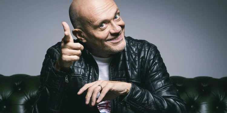 Max Pezzali al Palacatania, unica tappa siciliana, il 5 maggio