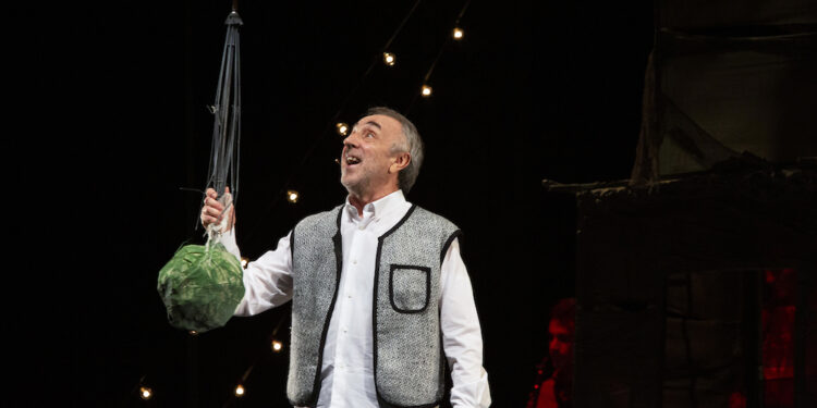 Standing ovation per Silvio Orlando e il suo “La vita davanti a sè” in scena all’ABC