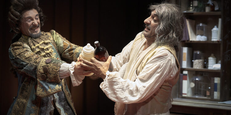 Emilio Solfrizzi sarà il “Malato immaginario” domani, 28 febbraio, allo stabile con la regia di Guglielmo Ferro