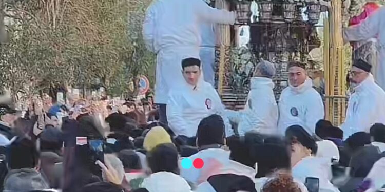 Continua lento il peregrinare di Sant’Agata, che adesso ha finito la salita di San Giuliano