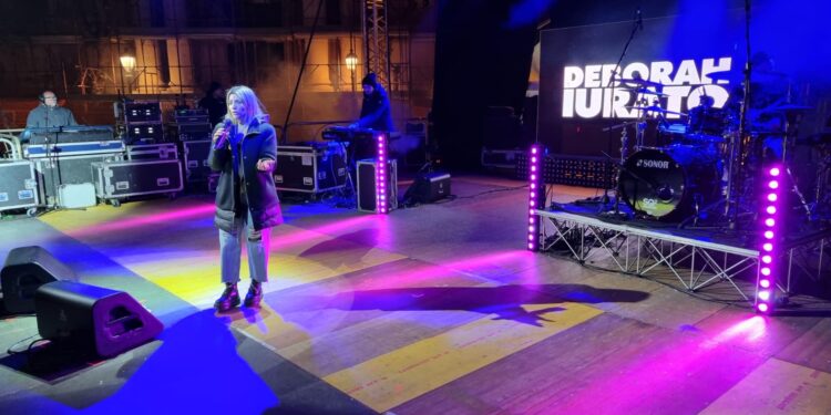 Un fiume di gente per la seconda giornata del Carnevale di Acireale