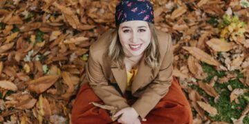 Lucia Rizzo, cantante catanese, esordisce con il suo primo singolo “Dentro questa casa”