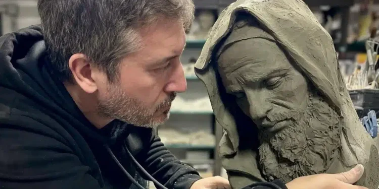 Un’opera in argilla su fratel Biagio: il dono dell’artista campano Sepe a Palermo