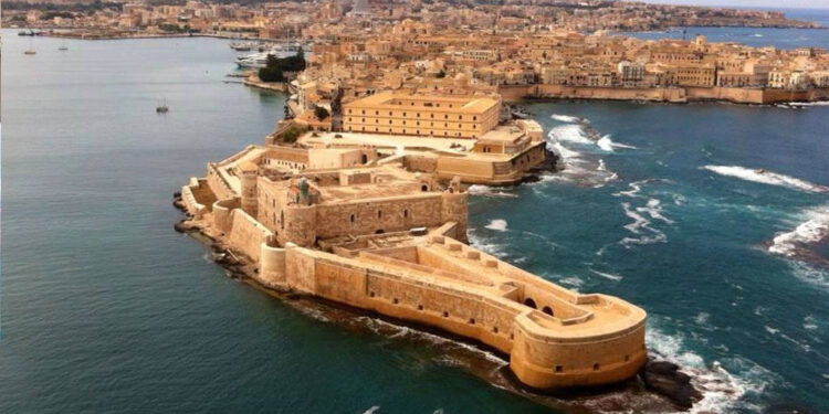 Il Castello Maniace: tra miti e leggende