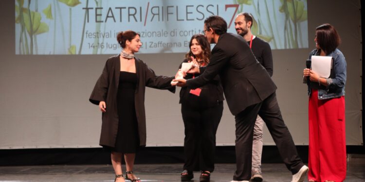 Manca un mese alla scadenza del bando dell’ottava edizione di Teatri Riflessi, festival internazionale di corti