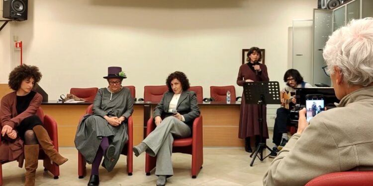 “Abitare gli abiti” un audiolibro per i non vedenti