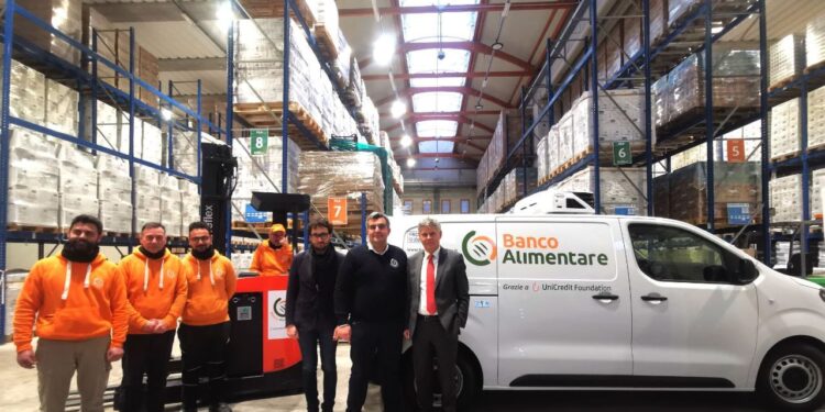 “UniCredit Foundation” dona un furgone al Banco Alimentare Sicilia