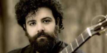 Giuseppe Di Bella, cantautore ennese, special guest al teatro Agricantus di Palermo