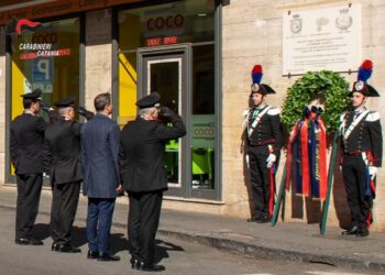 Deposta corona di allora per il 41° anniversario dell’assassinio del Maresciallo Maggiore “Aiutante” Alfredo Agosta