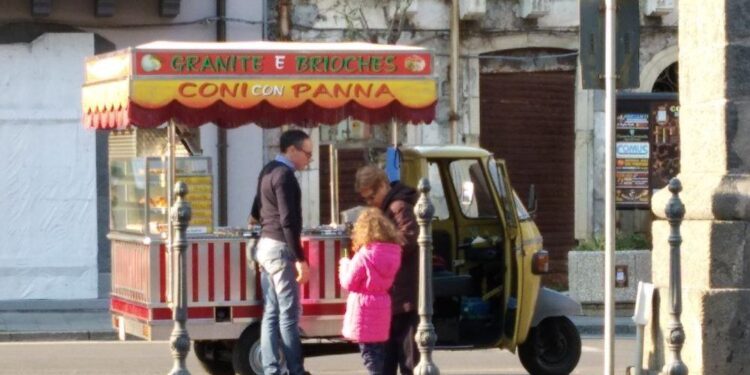 Il tradizionale “carretto” delle golosità, made in Sicily, apre la bella stagione