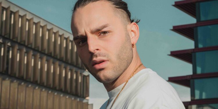 Ernia torna live in Sicilia con due concerti 