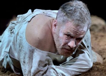 Gabriele Lavia interpreta Dostoevskij: “Il sogno di un uomo ridicolo” allo Stabile di Catania