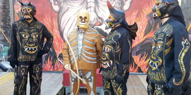 “I Diavoli della Settimana Santa”: in Sicilia i riti e le maschere dei “nemici della Passione”