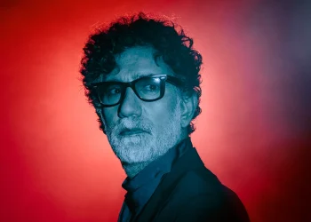 È online il nuovo singolo del cantautore siciliano Lello Analfino, “Baci Definitivi” feat. Mario Venuti