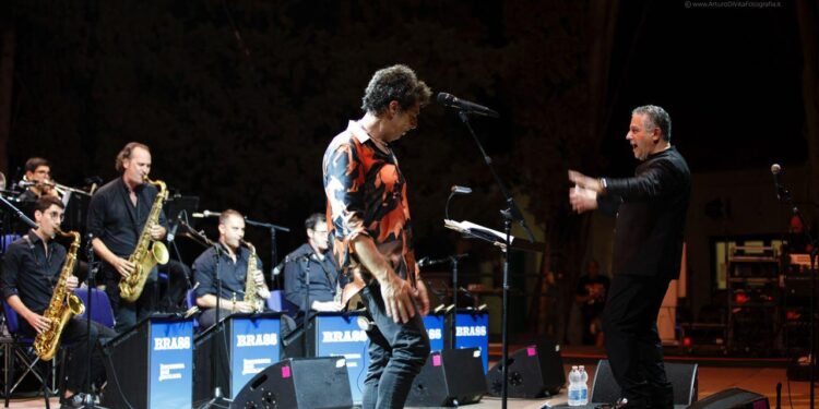 Max Gazzè & l’Orchestra Jazz Siciliana in concerto: le tre tappe in Sicilia