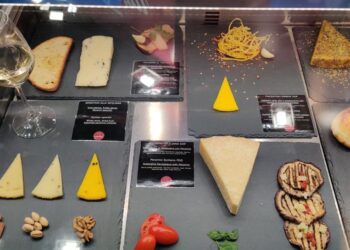 Il kit del cannolo fai da te dall’Ennese a Milano con Centro Form: “Coniughiamo tradizione e innovazione nel settore caseario”