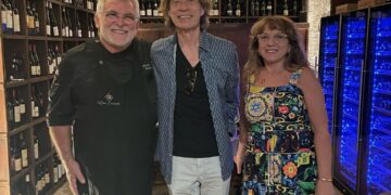Mick Jagger si concede un po’ di Sicilia: frontman dei Rolling Stones avvistato a Ortigia
