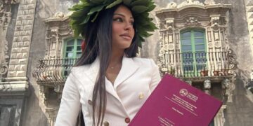 La showgirl ex partecipante di Uomini e Donne si laurea al Monastero dei Benedettini