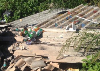 Valverde, lastre di amianto in cattivo stato di conservazione: la denuncia del Codacons