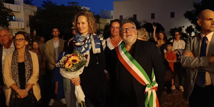 La Principessa ereditaria del Liechtenstein in visita alle Egadi per sostenere la comunità