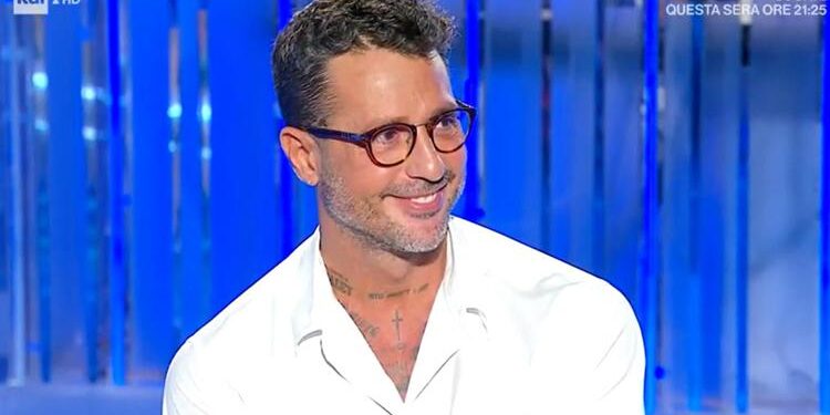 Fabrizio Corona: l’ex paparazzo tornato in libertà si racconta in tv
