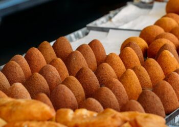 La “battaglia degli arancini” a Catania, 24 locali si sfidano per il primato