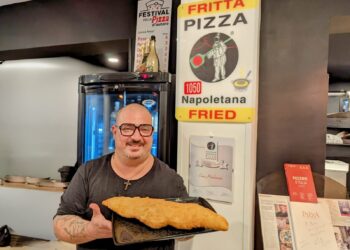 La pizza fritta di Enzo Piedimonte ottiene la certificazione ufficiale in Sicilia