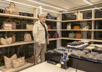 La moda dei viaggi di Alviero Martini fa tappa a Catania: “Tutta la Sicilia mi affascina”