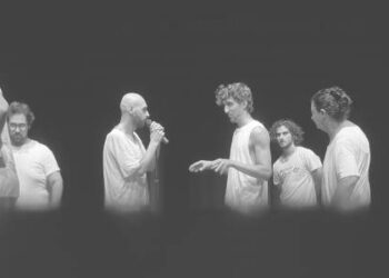 “XYZ-Dialoghi leggeri tra inutili generazioni”: attori e politici locali si confrontano sul palco