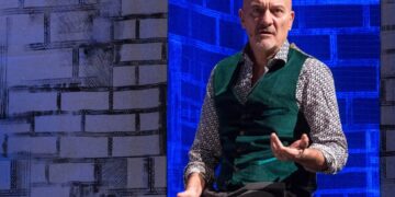«La mia vita raccontata male»: Claudio Bisio va in scena al Teatro ABC di Catania