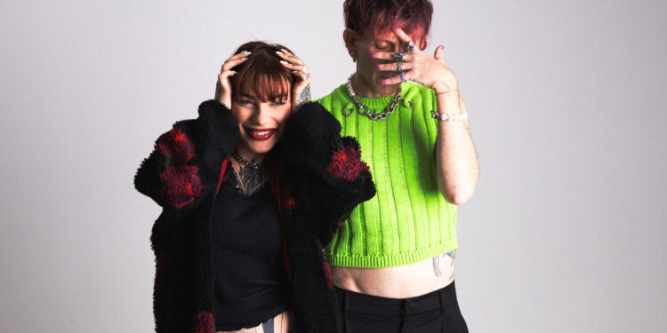 È online il video di «Kitty»: tra punk e trap la nuova canzone di EDY e Misty